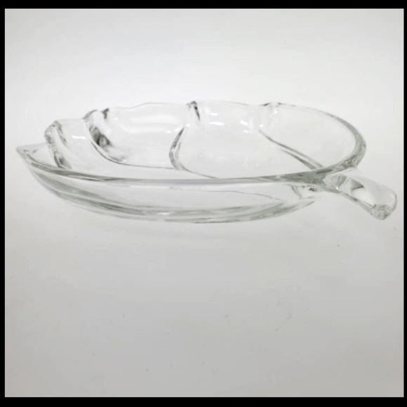 RARE FIND~Mid Century Modern~Art Glass Leaf Shaped Candy Dish/Trinket Tray - Picture 2 of 6